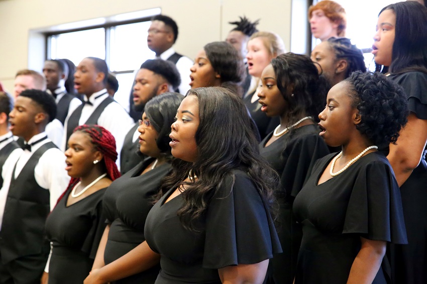 Members of East Mississippi Community College’s Concert Choir will perform during the college’s Fine Arts Holiday Celebration Nov. 27. The event is free and open to the public. 