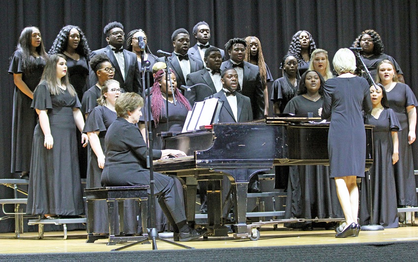 East Mississippi Community College’s annual Pine Grove Arts Festival returns April 9-12, with activities planned on the Scooba and Golden Triangle campuses. Here, Scooba Choir Director Dr. Lorrie Stringer leads a choir performance during last year’s festival.