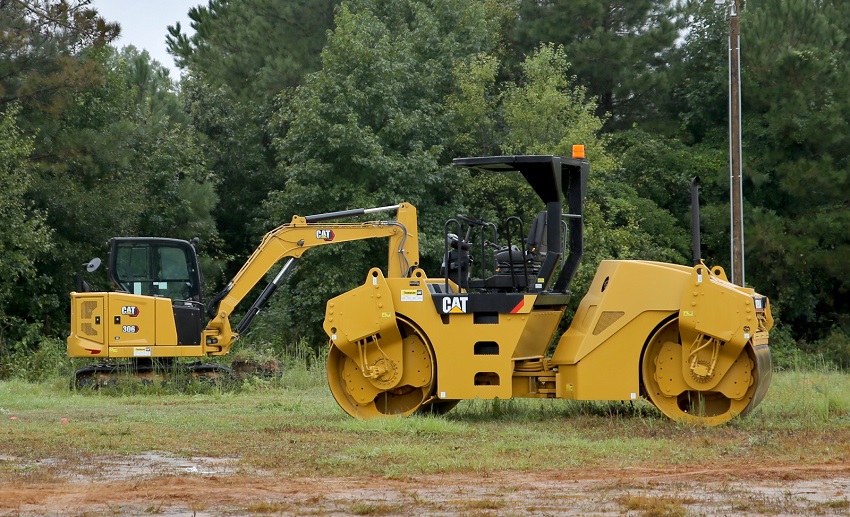 APAC Mississippi, Inc., donated a Caterpillar asphalt roller, at right, to our Workforce and Community Services division that will be used for training students enrolled in the Heavy Civil Construction program. Pictured at left is an excavator also used in the program that teaches students about the safe operation of heavy equipment.