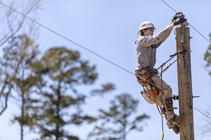 This fall, East Mississippi Community College will offer a 16-week Utility Lineworker Technology program on the college’s Golden Triangle campus for the first time.