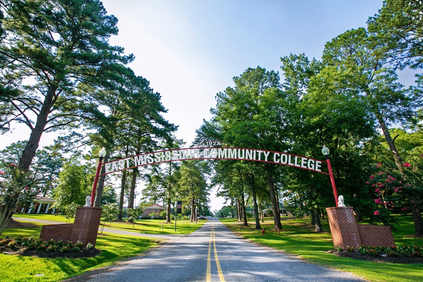 Enrollment at East Mississippi Community College has grown for eight consecutive terms and fall enrollment exceeded 4,000 students for the first time since 2018.